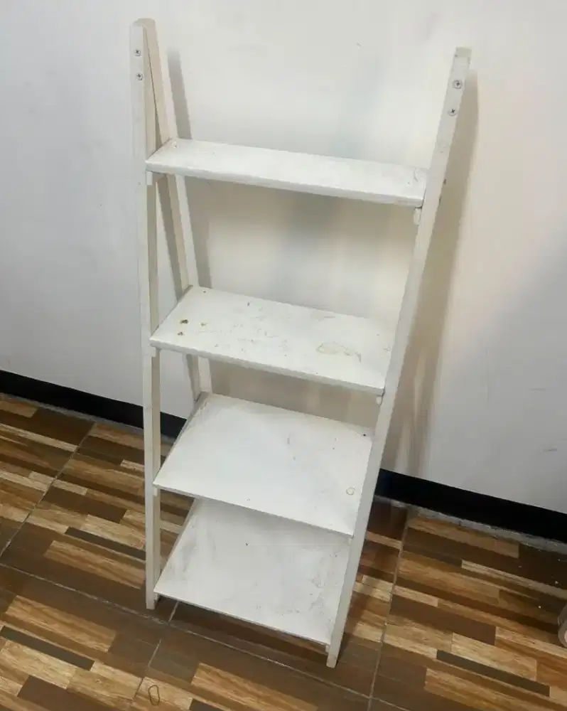 Rak pajangan cakep bahan kayu