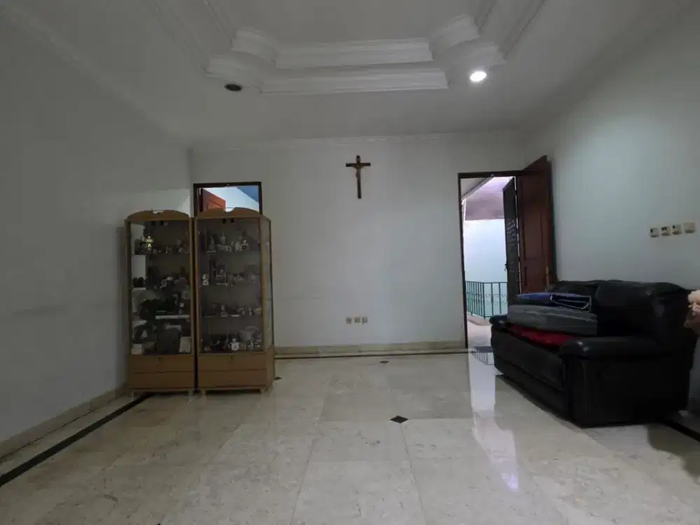 Rumah 2 Lantai Permata Buana Jalan Lebar Jakarta Barat