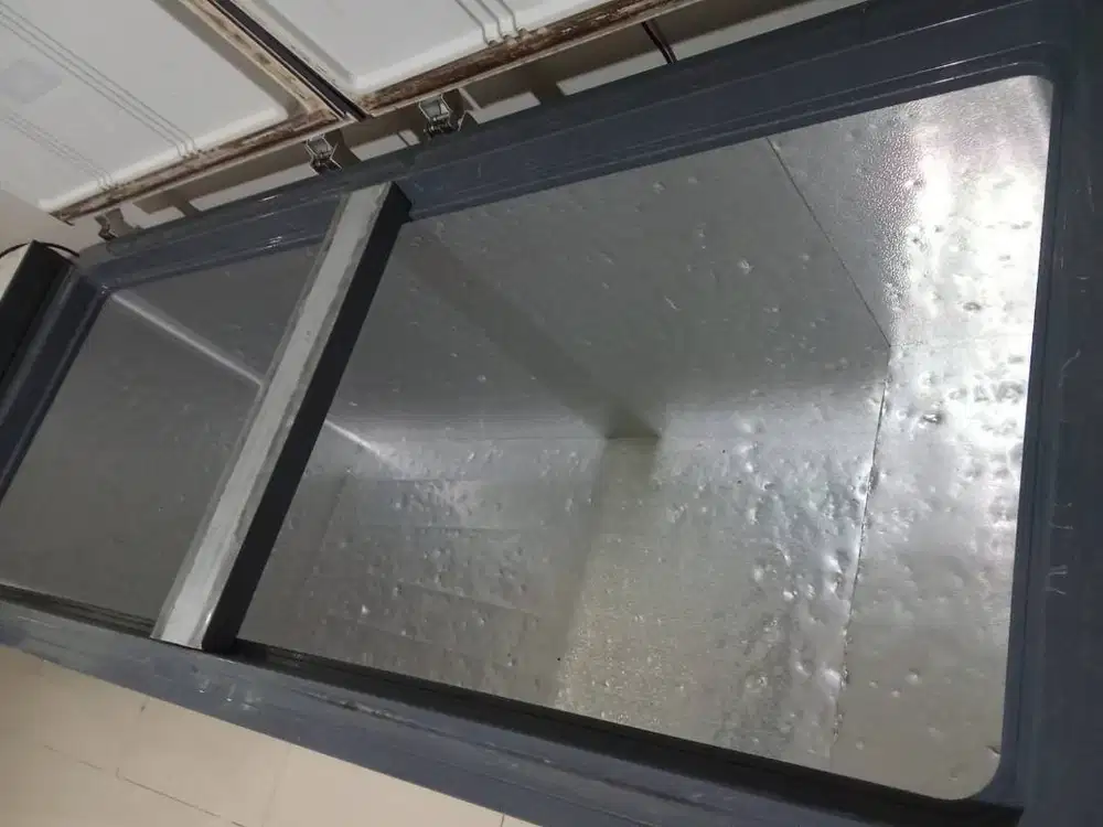 Dijual Chest Freezer Second Merk GEA 1000L