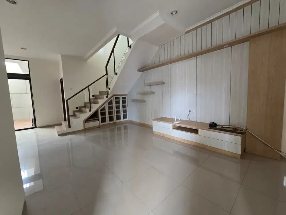 Dijual Rumah Lux 2 Lantai di Kawasan Mekarwangi Bandung