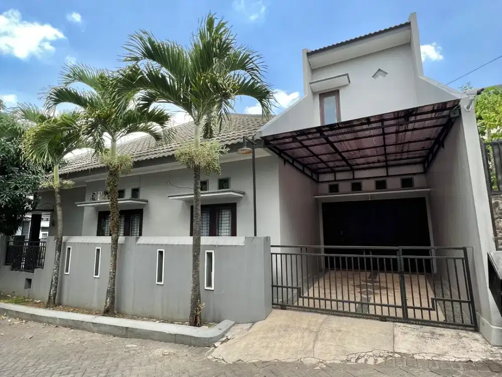 Dijual Rumah Terawat Dekat ke UB di Bunga Bunga Lowokwaru Malang