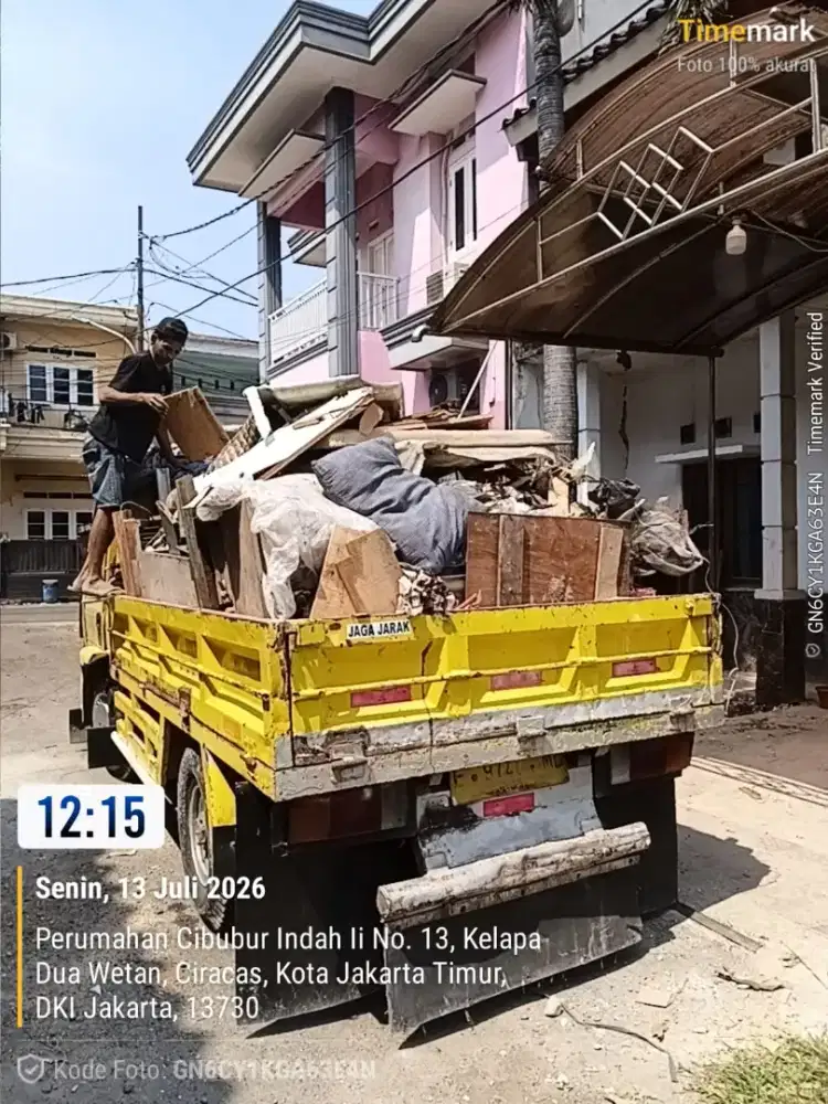 Jasa buang puing dan tanah