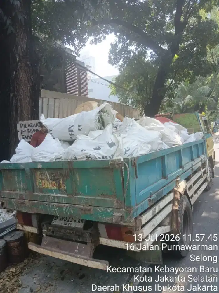 Jasa buang puing dan sampah