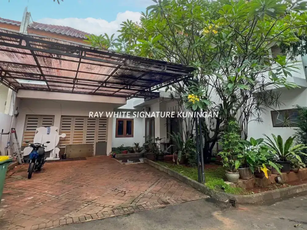 Rumah Lama Layak Huni Nuansa Bali dalam Town House di Lebak Bulus III