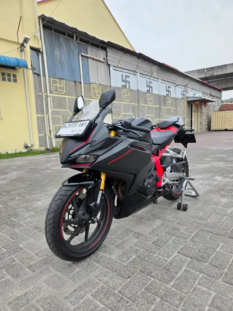 Honda New CBR 250RR Hitam 2025