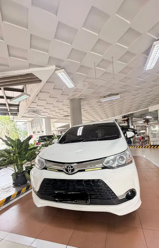 Jual mobil veloz matic 1500cc putih