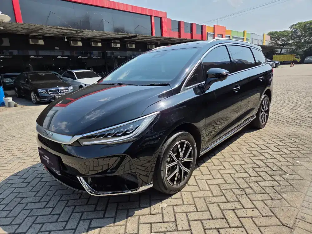 BYD M6 M 6 Superior Captain 6S EV AT Black On Brown NIK 2024 Km19rb