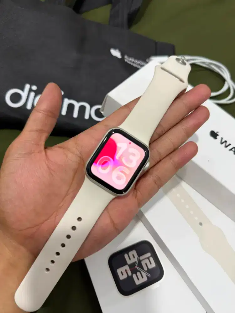 Apple Watch SE Gen 2 GPS 44mm Fullset Garansi Digimap BH 100% Mulus