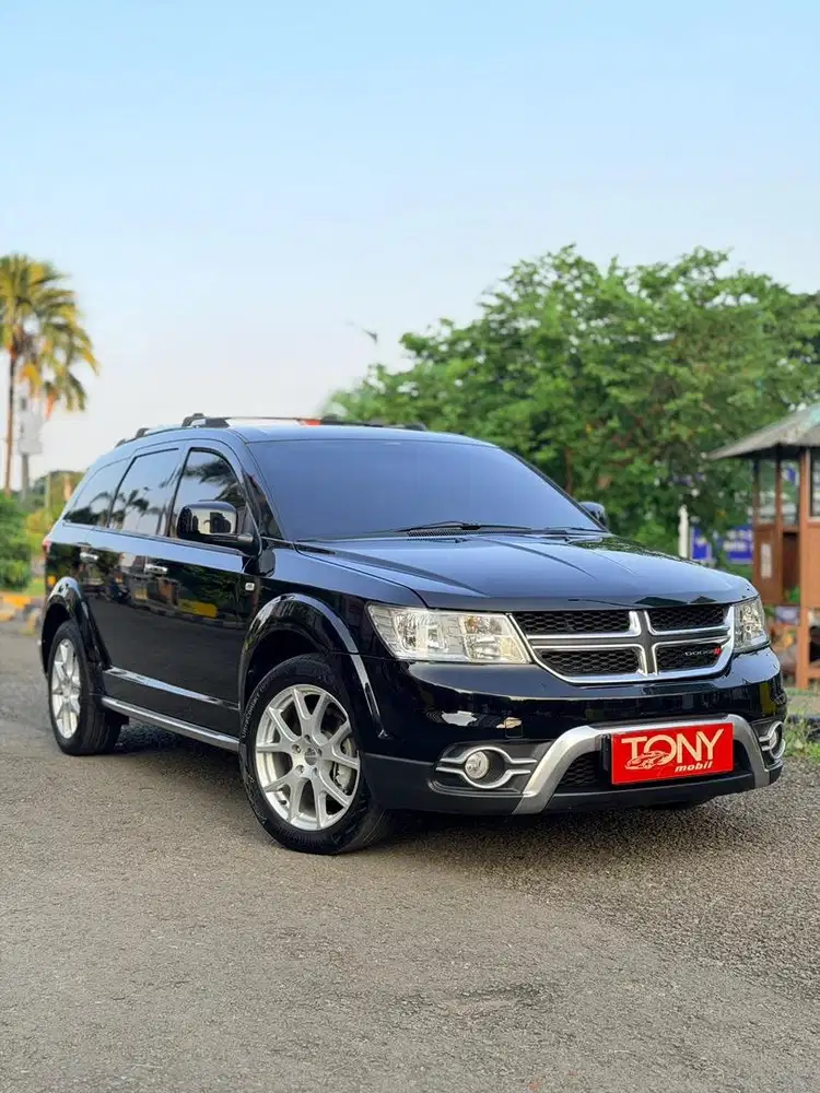 Dodge Journey SXT Platinum AT 2015 Hitam