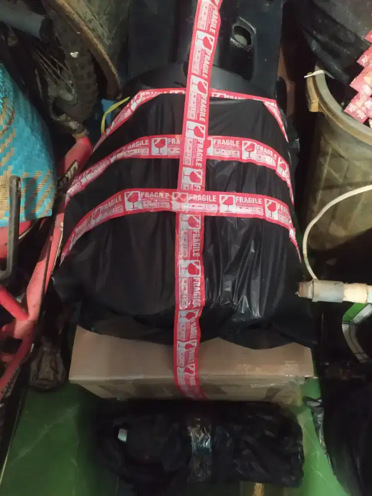 Jual body halus, kasar lengkap dan knalpot Honda beat 2012 karbu