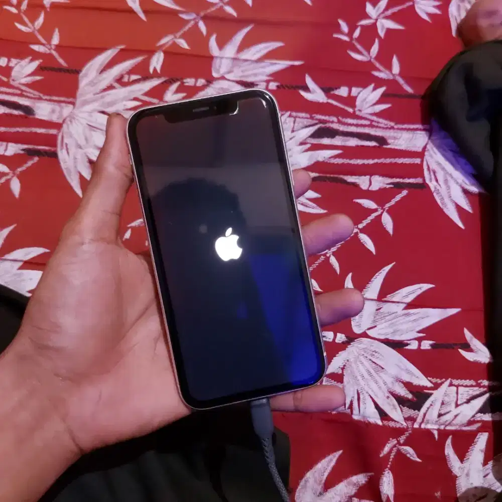 Iphone 11 128GB logo mati