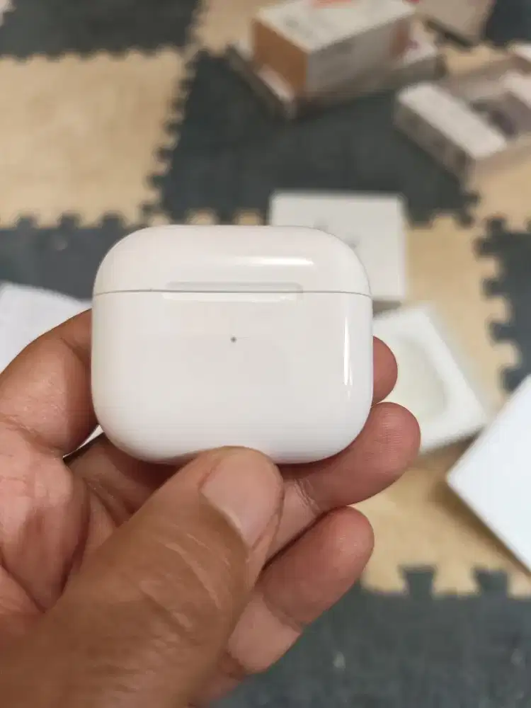 Apple Airpods 3rd generation with Lightning Charging Case Resmi