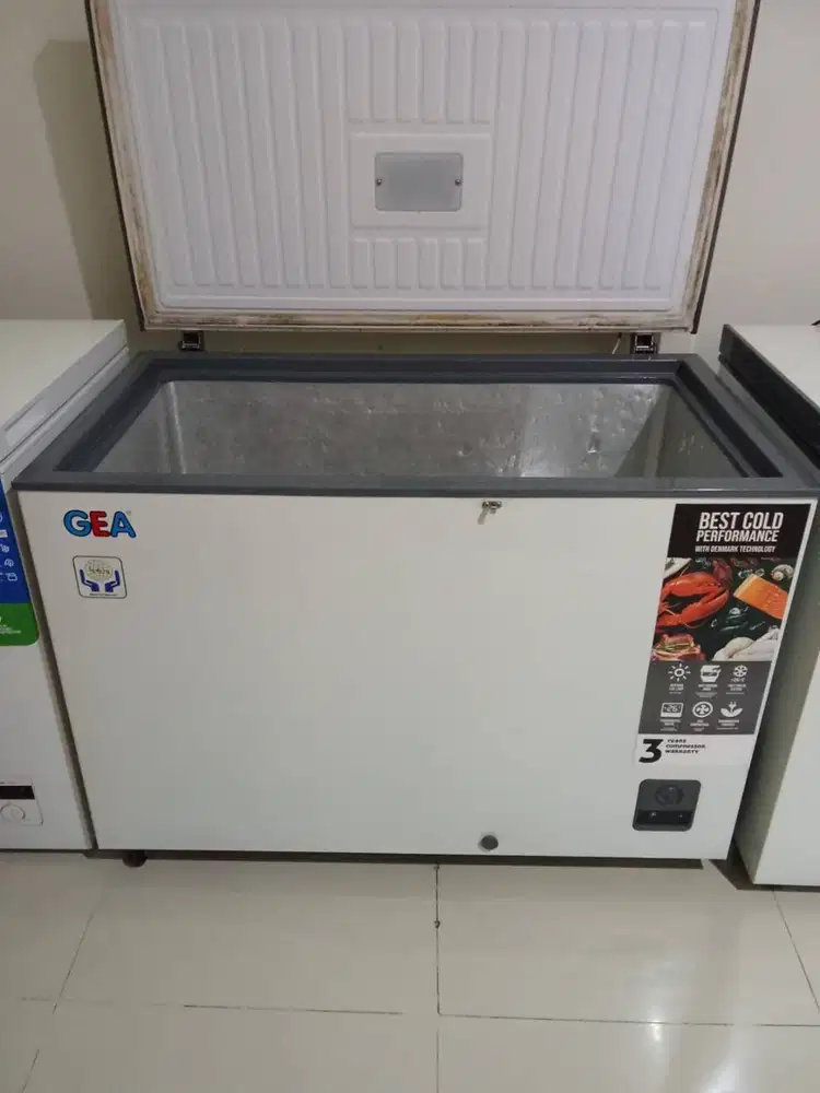 Dijual Chest Freezer Second Merk GEA 300L