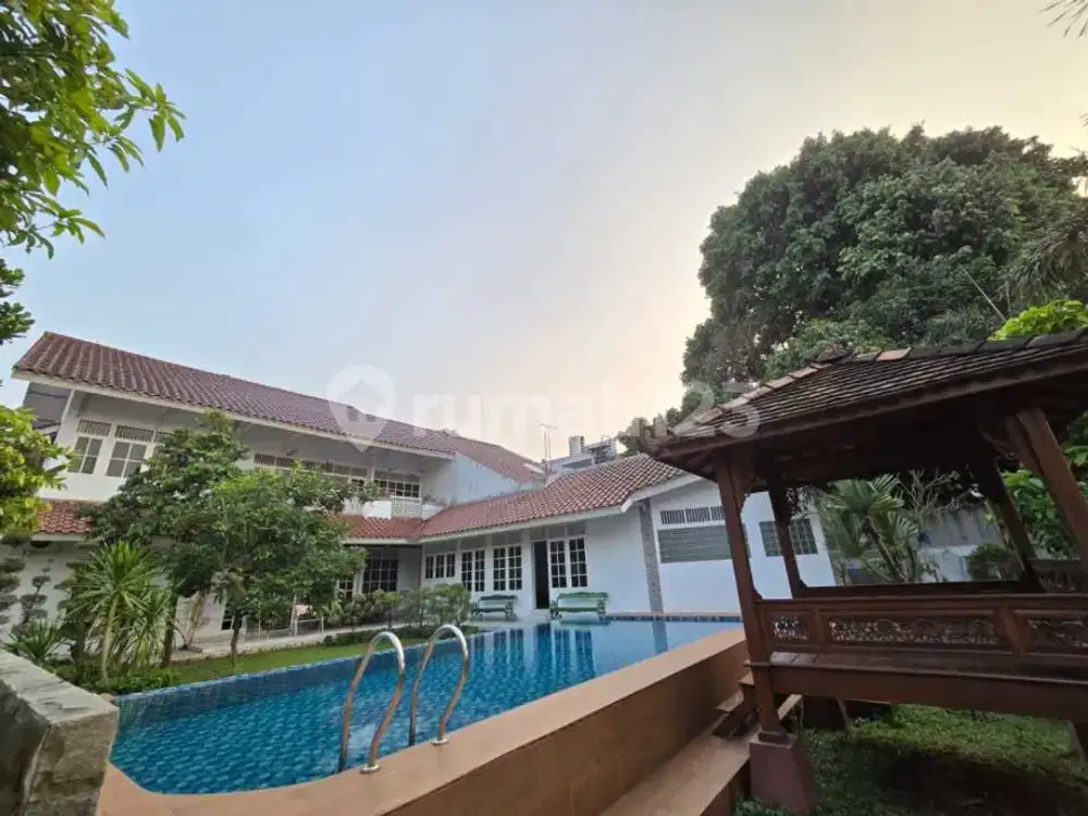 Rumah Mewah Modern Siap Huni Lokasi Sangat Strategis di Cilandak