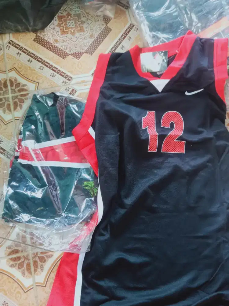 Jersey tim dan kaos kaki