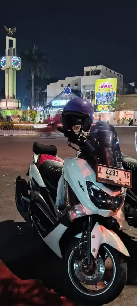 Nmax putih 2018
