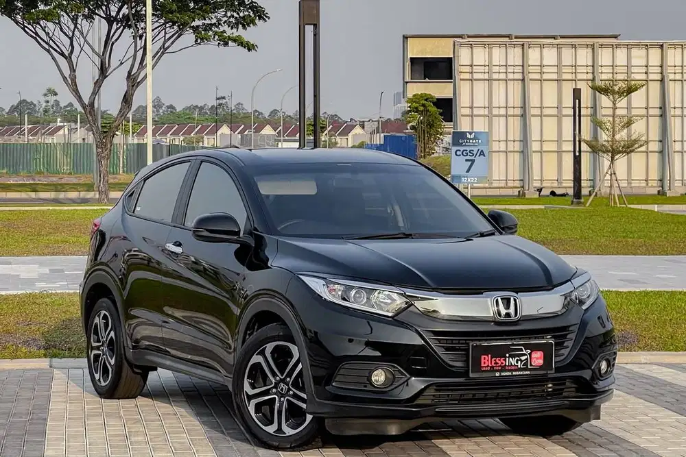 Honda HRV HR-V 1.5 E AT Matic 2021 Hitam Metalik km 42.XXX