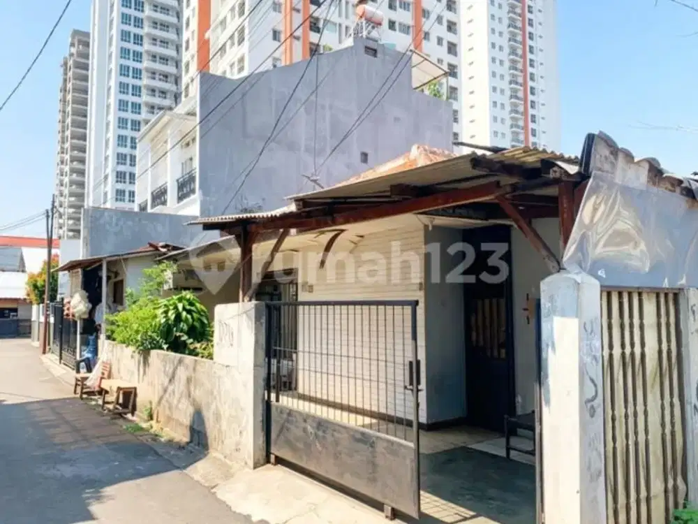 Rumah Hitung Tanah Strategis Dalam Komplek di Jl. Wijaya Kusuma Pondok Labu