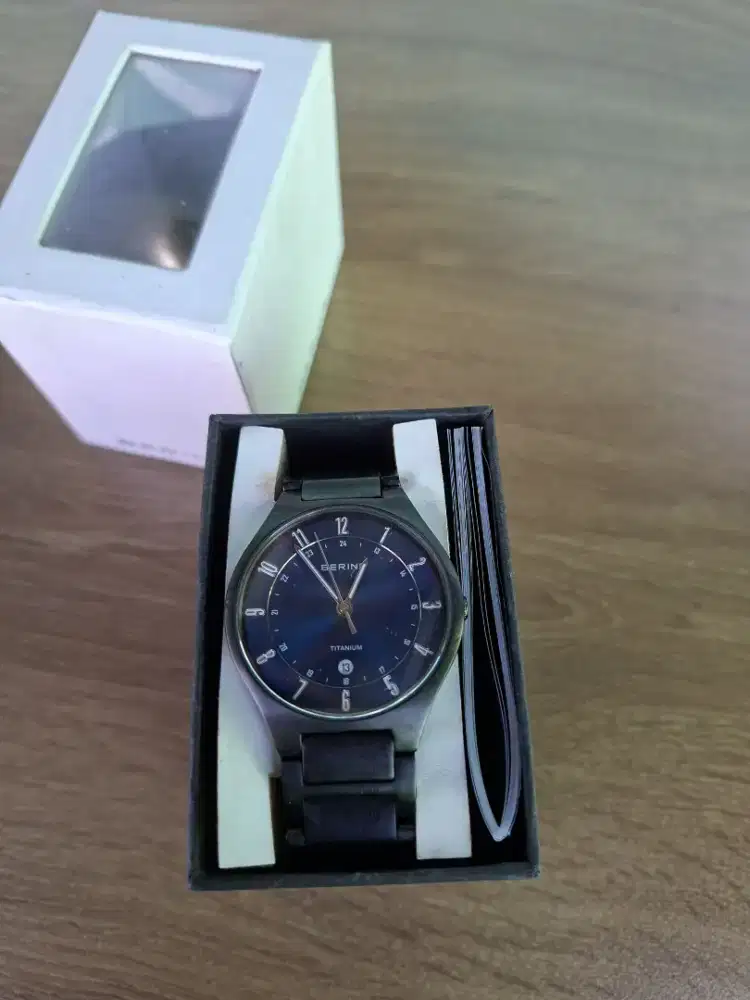 Jam tangan laki laki perempuan