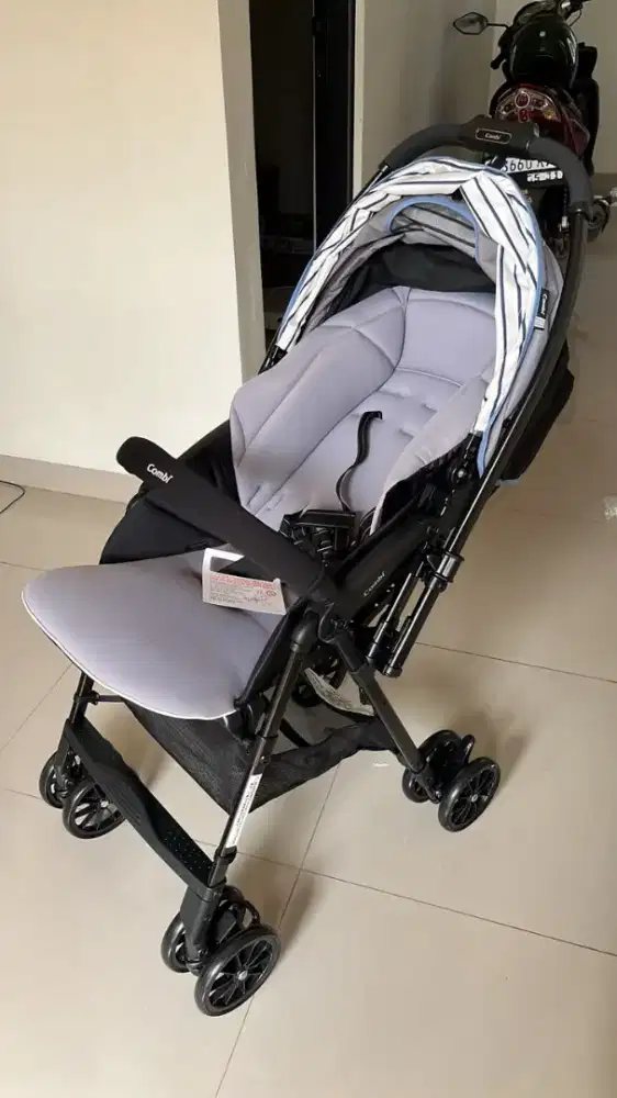 Stroller Bayi Combi Mechacal Handy S