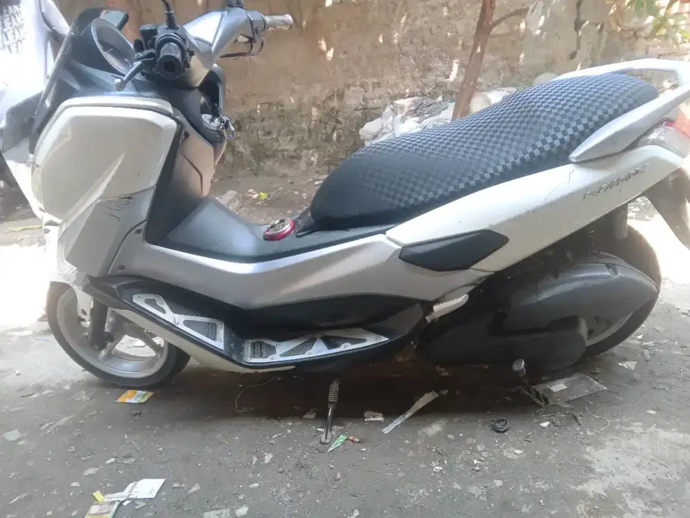 Nmax old 2018 putih merona