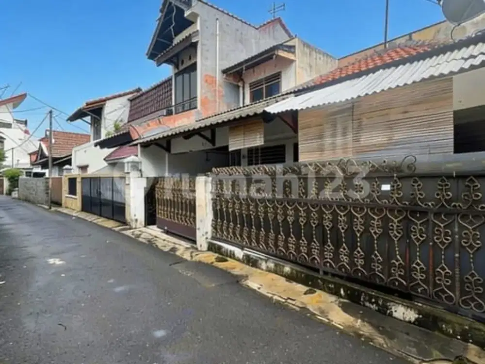 Rumah Lama Hitung Tanah Dekat Stasiun Tebet & Cawang di Tebet Barat