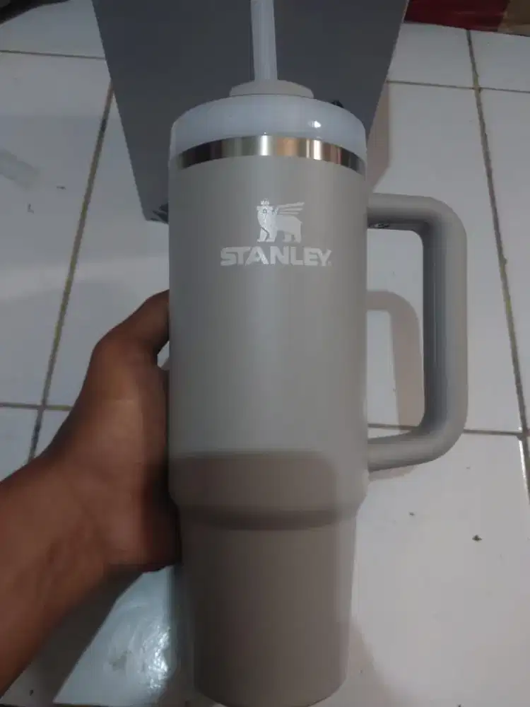 Di jual cepat Tumbler Stanley The Quencher H2.0 FlowState Asli COD