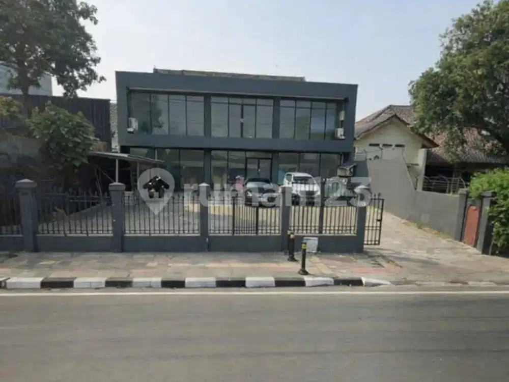 Gedung Komersil 2 Lantai di Pinggir Jalan Lokasi Strategis di Tanah Kusir