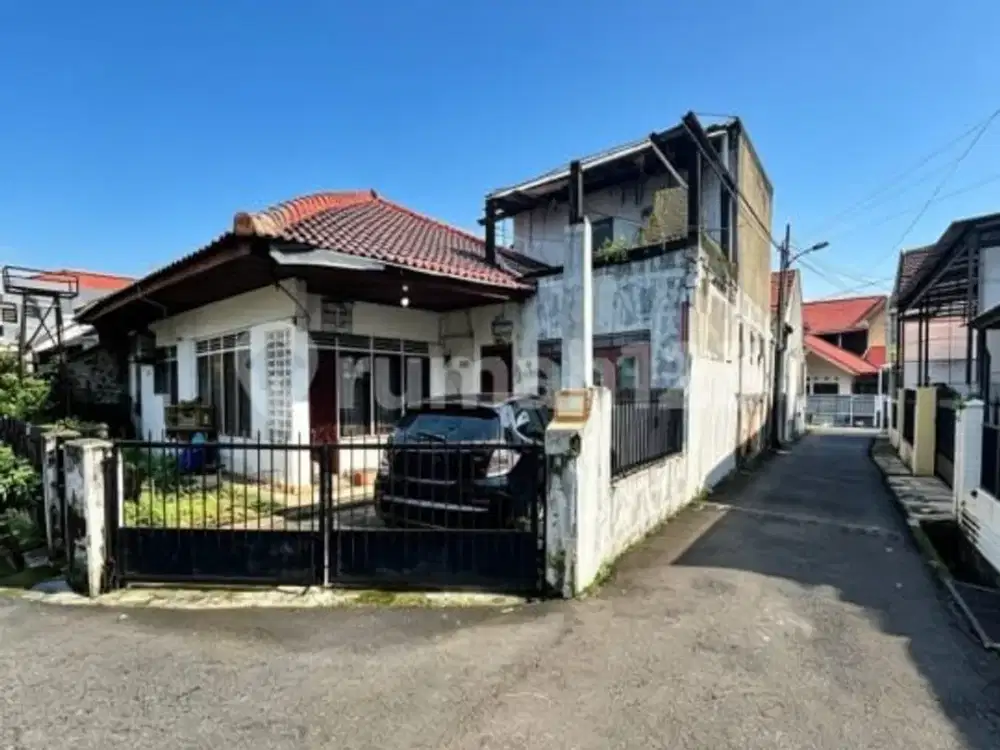 Rumah Lama Hitung Tanah Dekat Toll M T Haryono di Tebet
