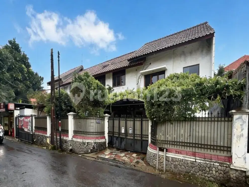 Rumah 3 Compound Akses Jalan Lebar di Cipete