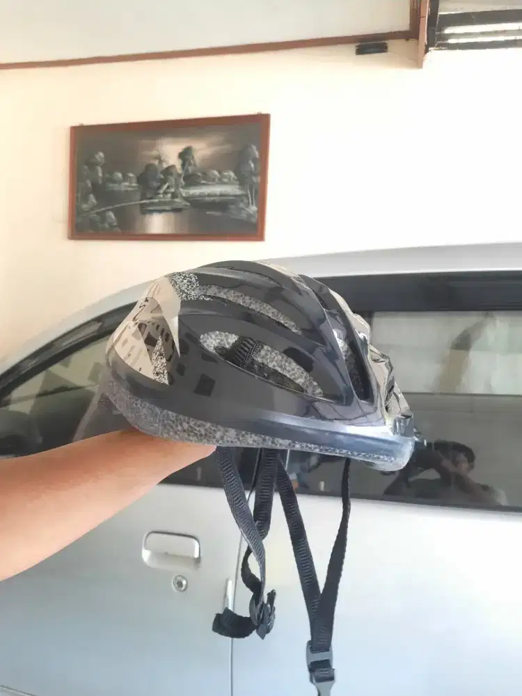 Dijual helm sepeda bekas