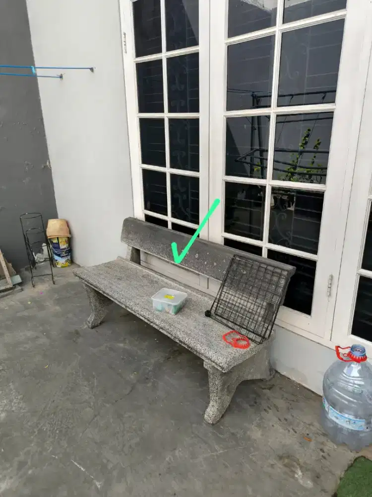 Kursi batu taman
