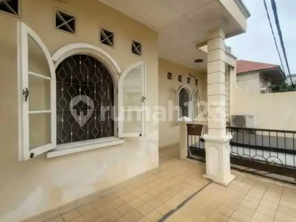 Rumah Lama Terawat di Radio Dalam Cocok untuk Hunian dan Kos-Kosan Harga Under Market