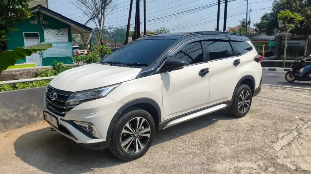 Daihatsu Terios R AT 2023 Putih – Original, KM 45 Ribuan, Pajak Panjan