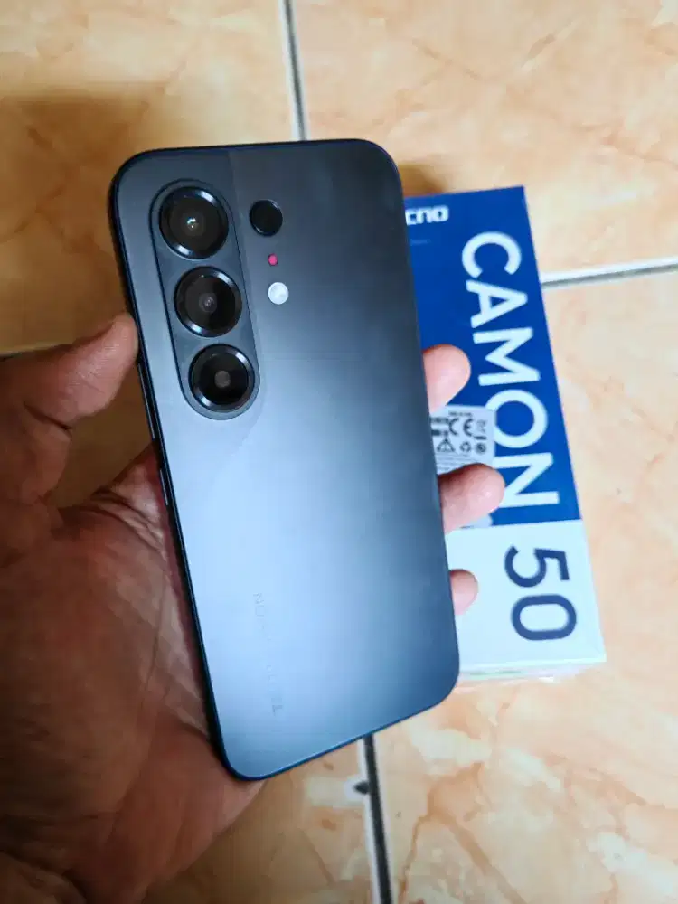 Camon 50 8/256 like new pemakaian baru 2 hari