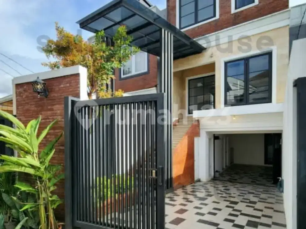 Rumah Modern Tropical Siap Huni di Veteran-Bintaro Jarang Ada
