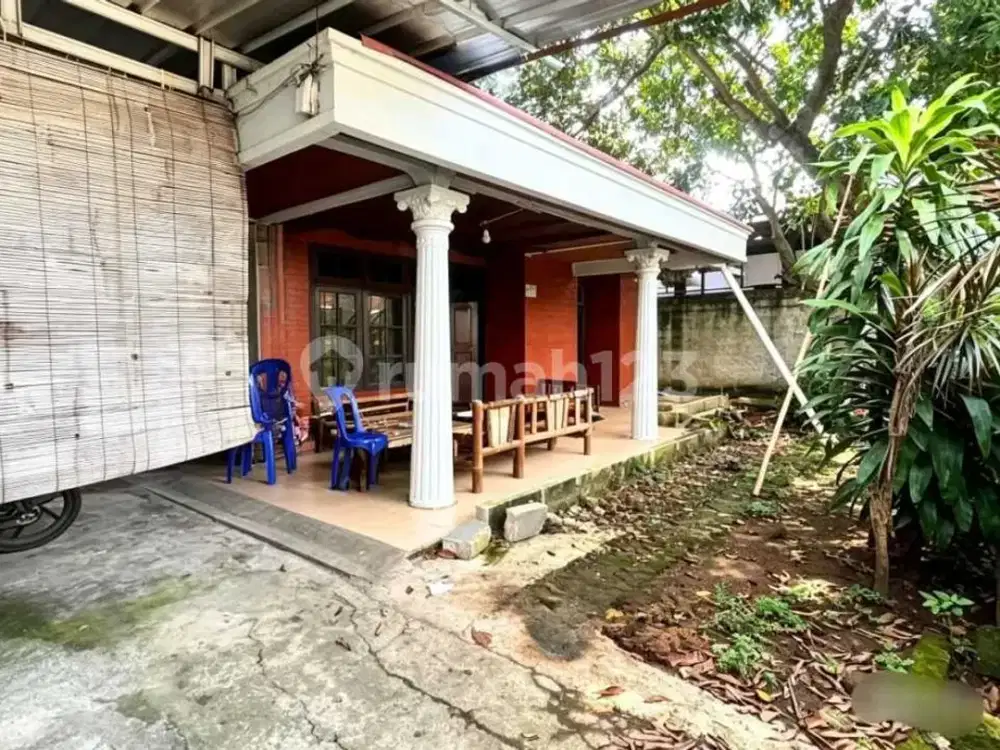 Rumah Lama Hitung Tanah di Cilandak Dijual Cepat