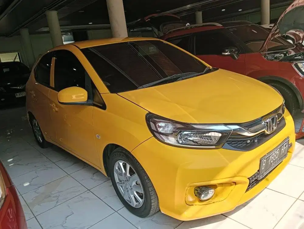 Honda Brio e Satya at warna pavorit DP 13jt tahun 022