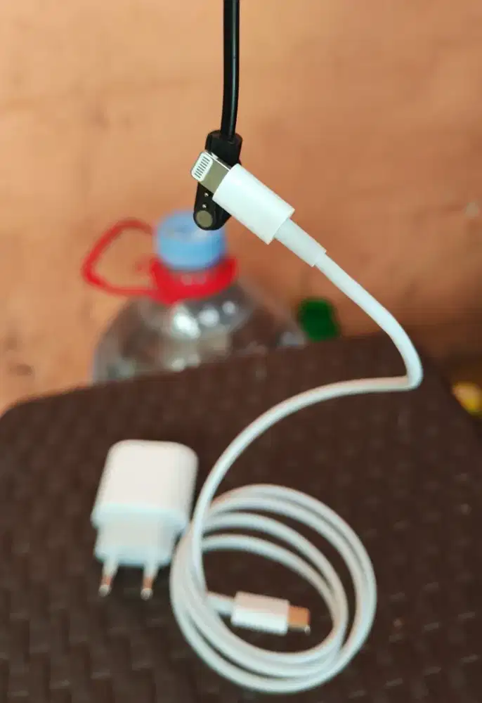 Charger iPhone 12 original bekas fast charging