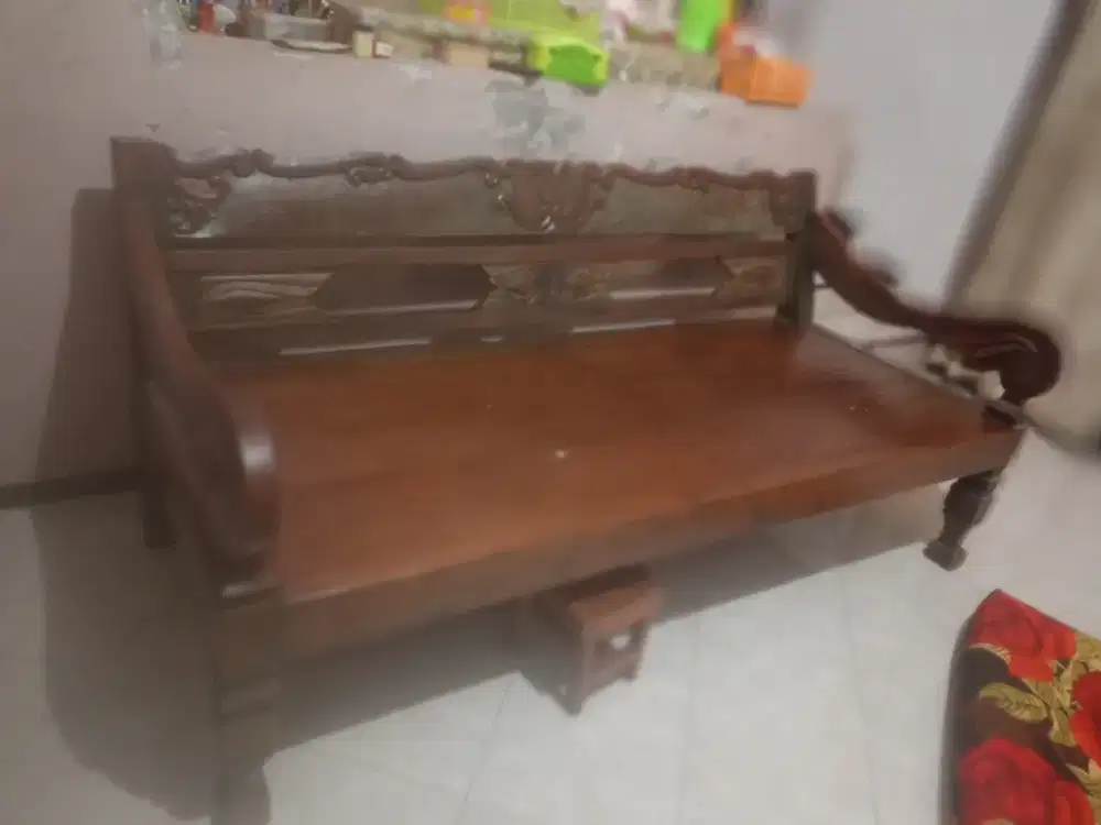 Kursi Jati Antik