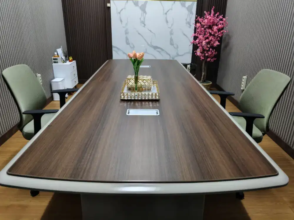 Meja meteeng kantor