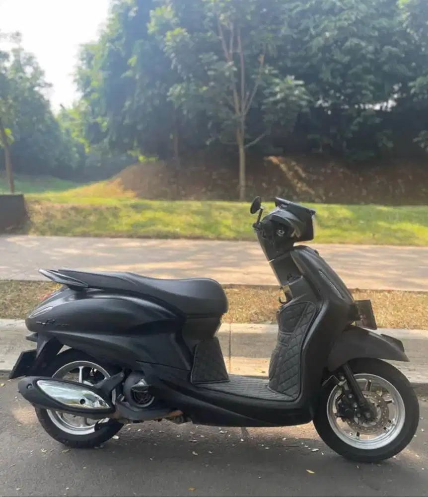 Yamaha Grand Filano 2025 luxury vespa look