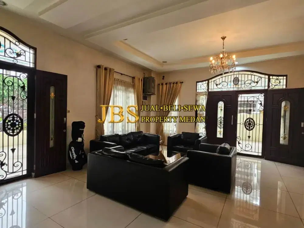 Jual Rumah Hook 2,5 Tingkat di Komplek Cemara Asri - Medan