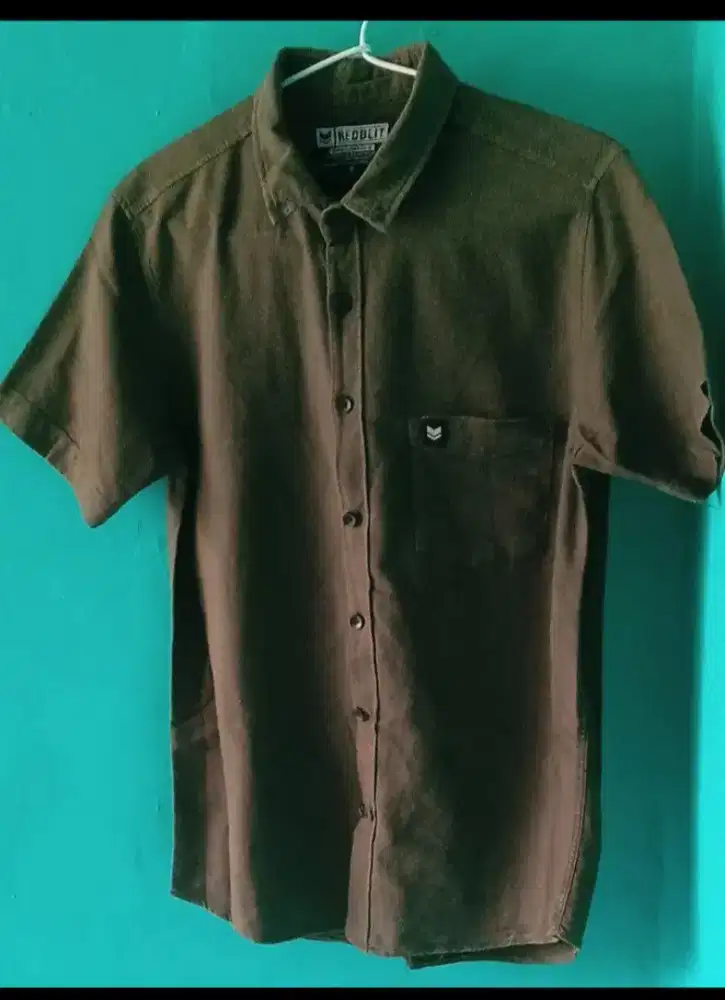 Kemeja Lengan Pendek