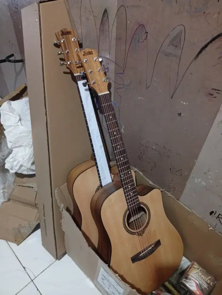 Gitar akustik original deluxe jumbo