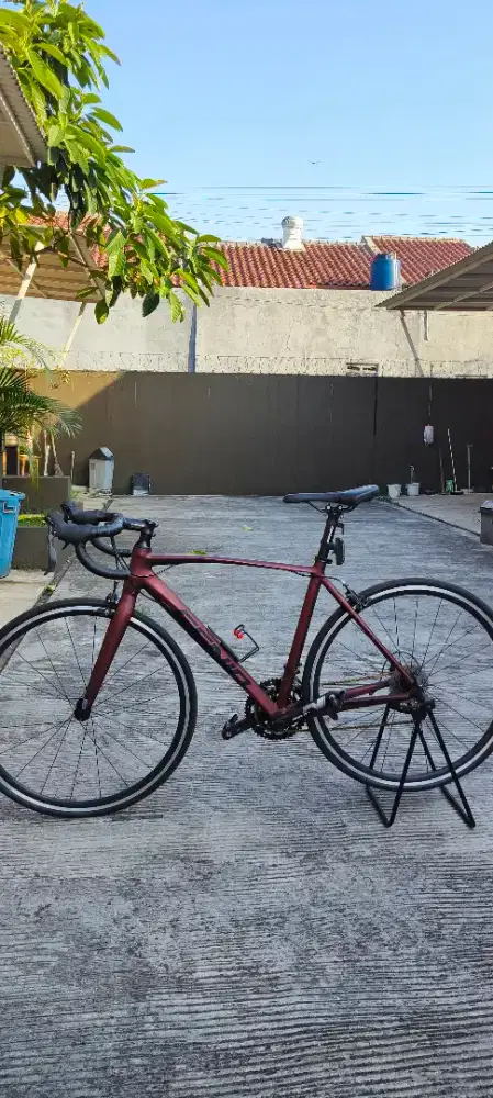 Road bike Genio Aerio R1