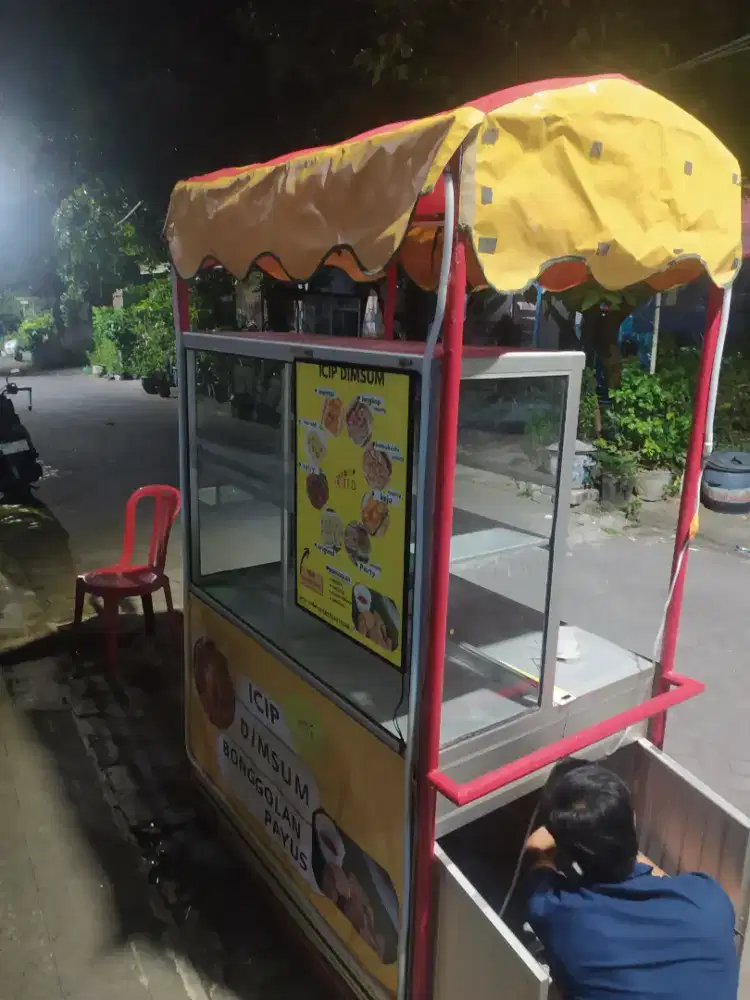 Yang mau jaga stand dimsum. Kerja mulai jam 4 sampe jam 11 mlm