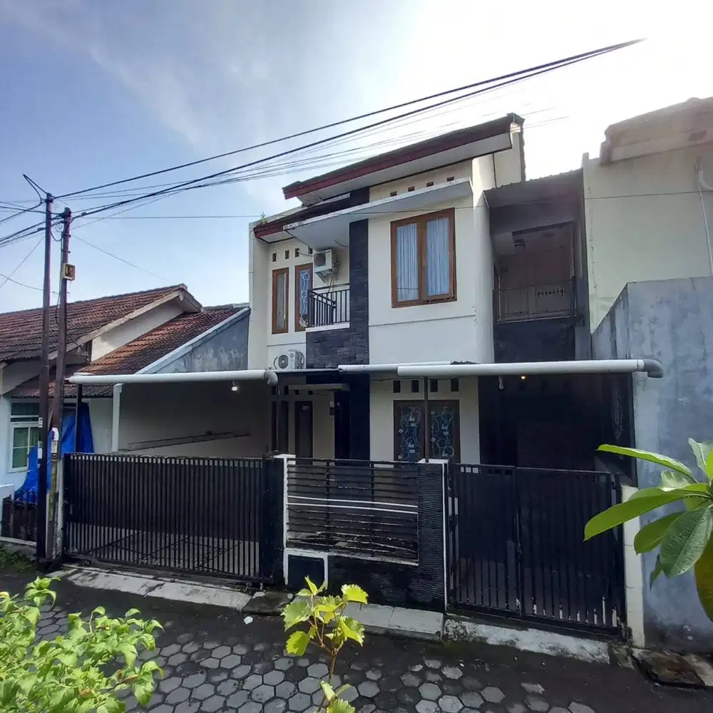 Rumah 2 Lantai 3 KT & 2 KM Lokasi Strategis Dekat Monjali & Ring Road