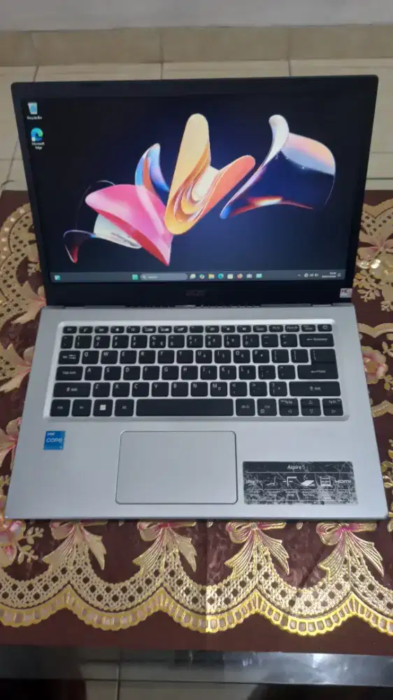 Laptop acer i3 gen11 8/512