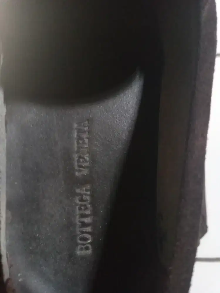 Sepatu bottega Veneta second